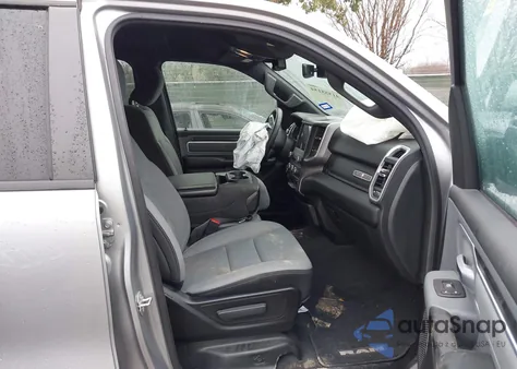 2022 Ram 1500 Big Horn z USA, uszkodzony, nr VIN 1C6RREBG0NN268990